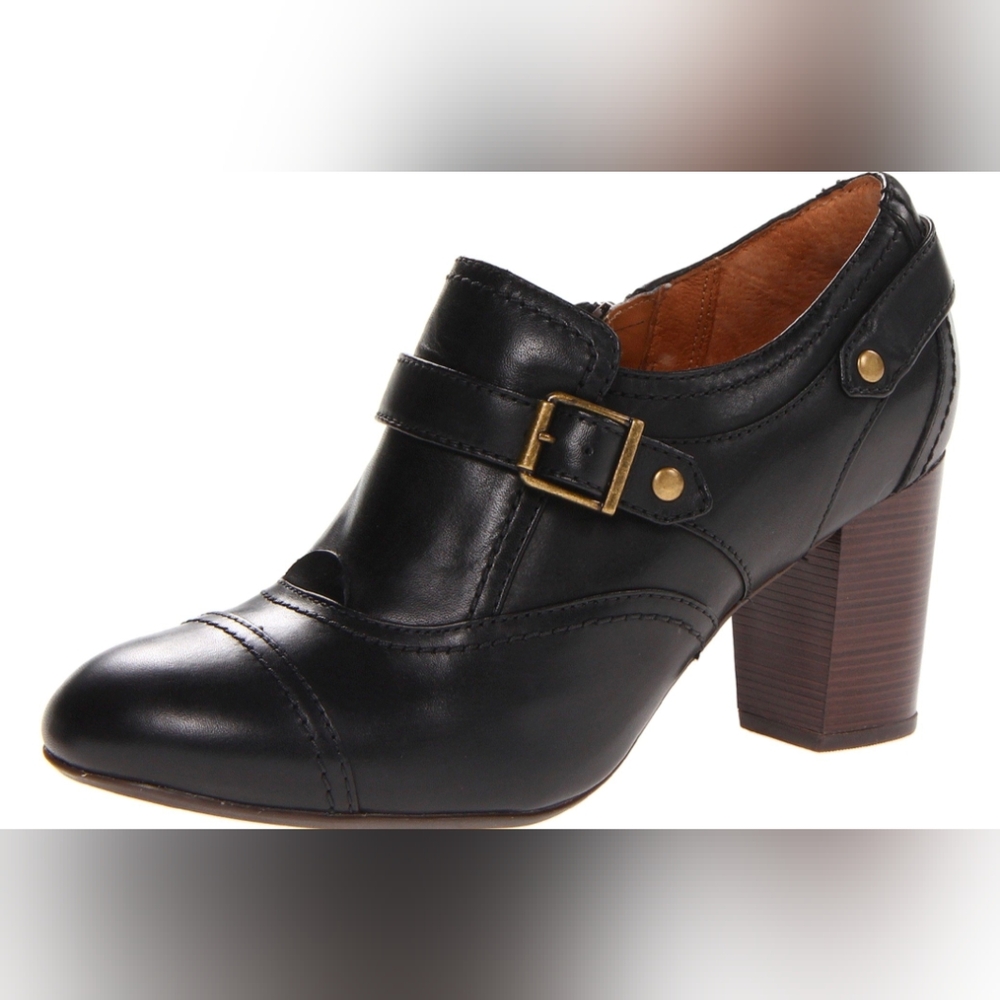 Clarks Black Leather "Town Edge" Bootie